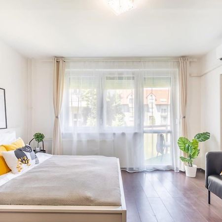 Sunny Balcony - Cute And Cozy Lejlighed Budapest Eksteriør billede